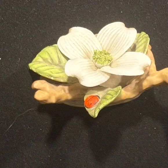 Vintage 1985 Lefton Floral Ceramic Art Piece W/White Flower/Green Leaves 4X2X2 - Picture 5 of 9